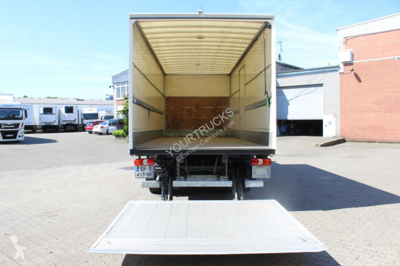 Kamion Mercedes 1523 Koffe 6,7m LBW Seitentür...