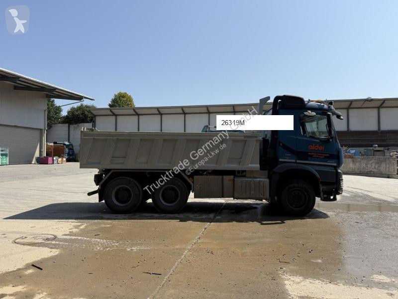 Kamion Mercedes 2851 6x4