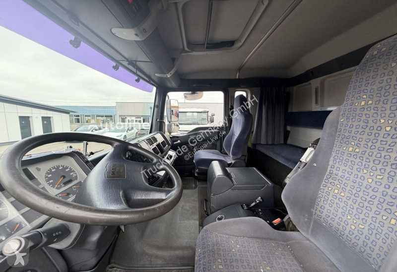MAN 18.413 4x2 WB LKW AHK truck