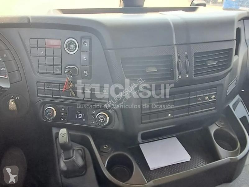 Iveco AD190E34S/P + THERMOKING T1000R truck
