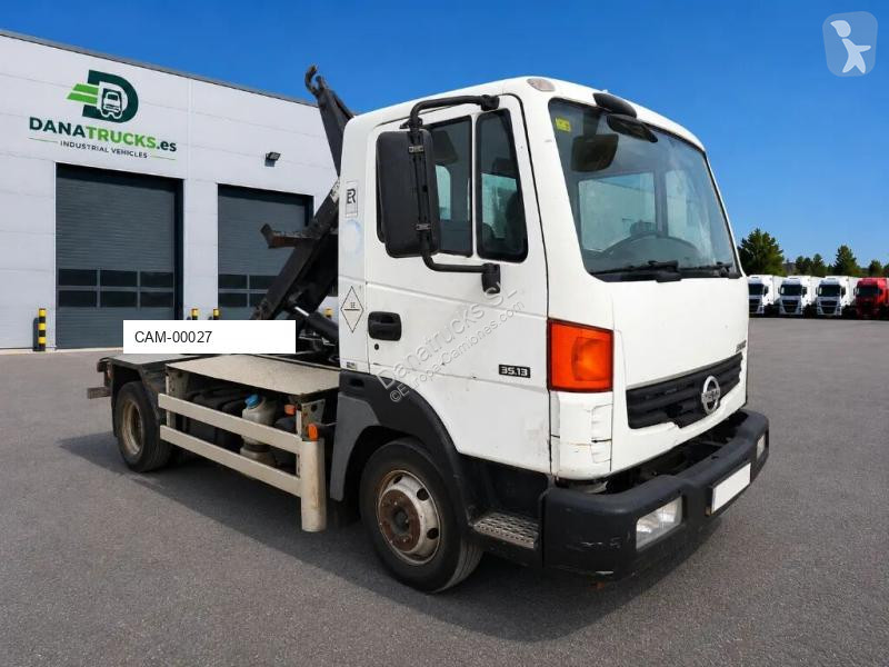 Nissan 5 Tm truck