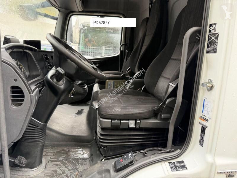 Teherautó Mercedes III 818L, Euro-6c, Klima, LBW