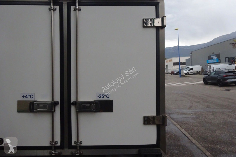 Iveco DAILY FRIGO 35S16 2,3D 156 BVA truck