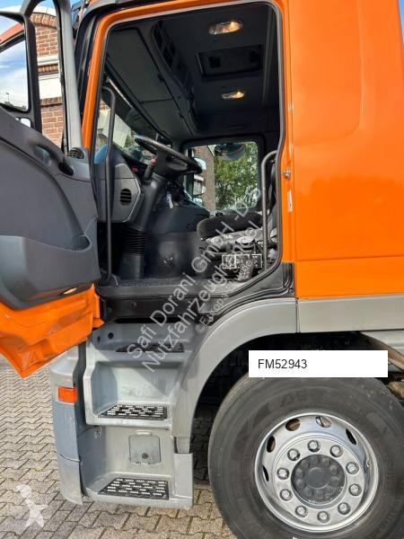 Vrachtwagen Mercedes RK 2070