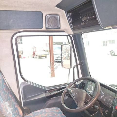 Превоз на строителна техника Renault 260