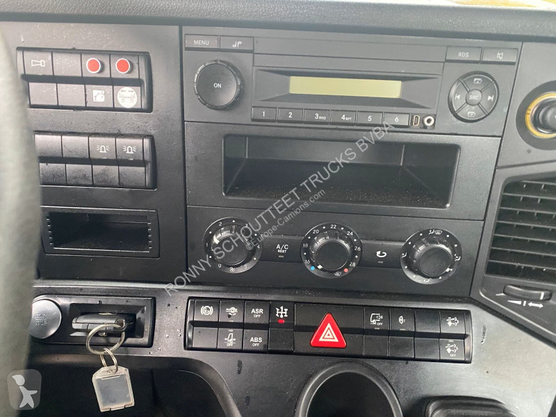 Kamion Mercedes 3243 K