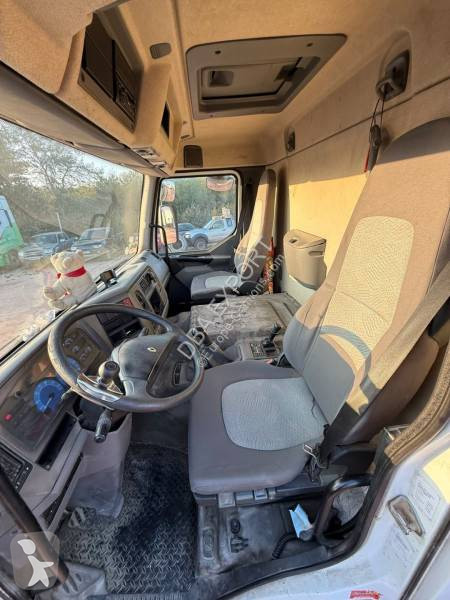 Teherautó Renault 320 DCI