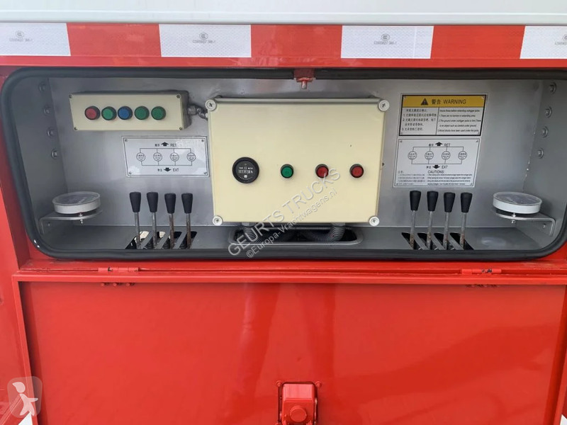 Camion Mercedes 3332 6X4 XCMG DG53C FIRE...