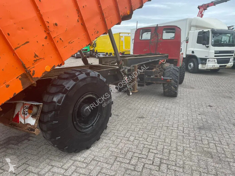 Vrachtwagen Mercedes + Manual + Kipper + 4x4