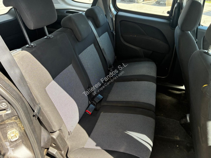 عربة نفعية Fiat Doblo