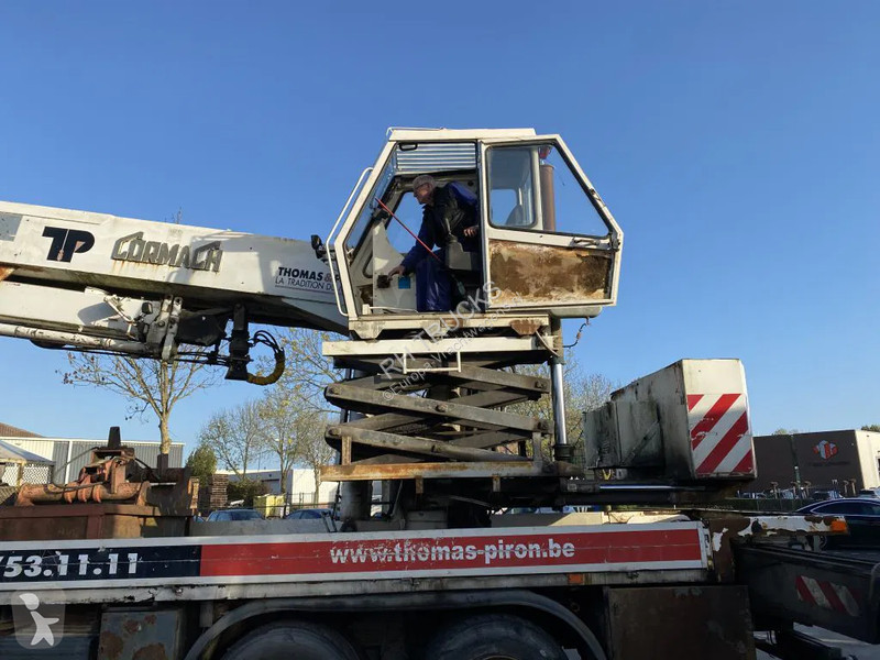 Kamion Volvo F 12 8X4 + CORMACH 0 CRANE - 8.642...