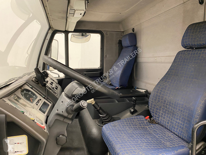Vrachtwagen MAN 14.220