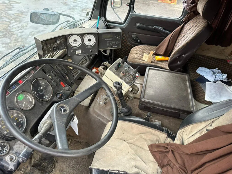 Camion Mercedes 2428 Bitumen Sprayer 11.000L...