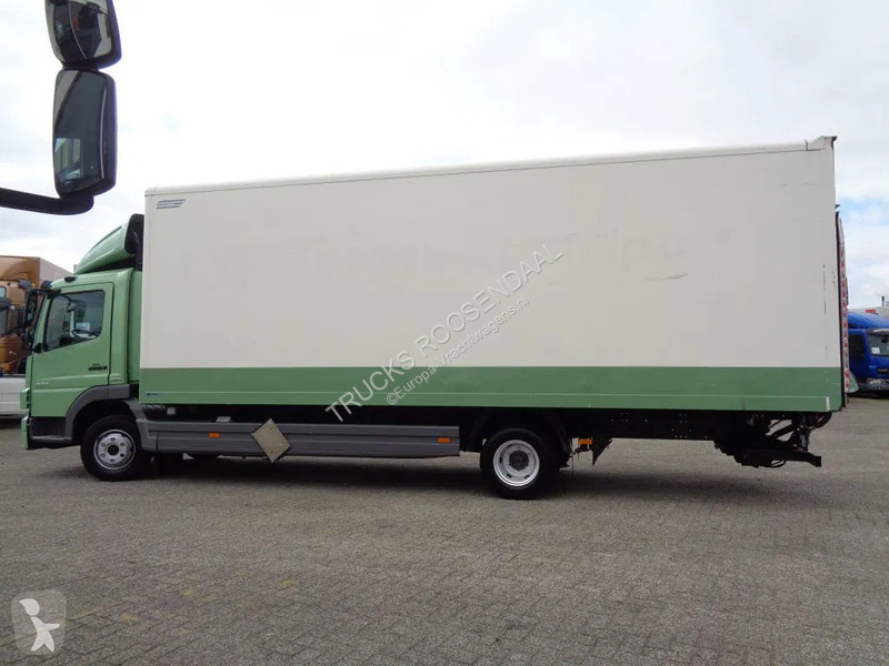 Kamion Mercedes 822 822 + Euro 5 + Dhollandia lift
