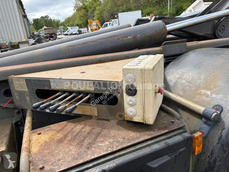 Kamion Renault 6x2 essieu relevable 320 benne...
