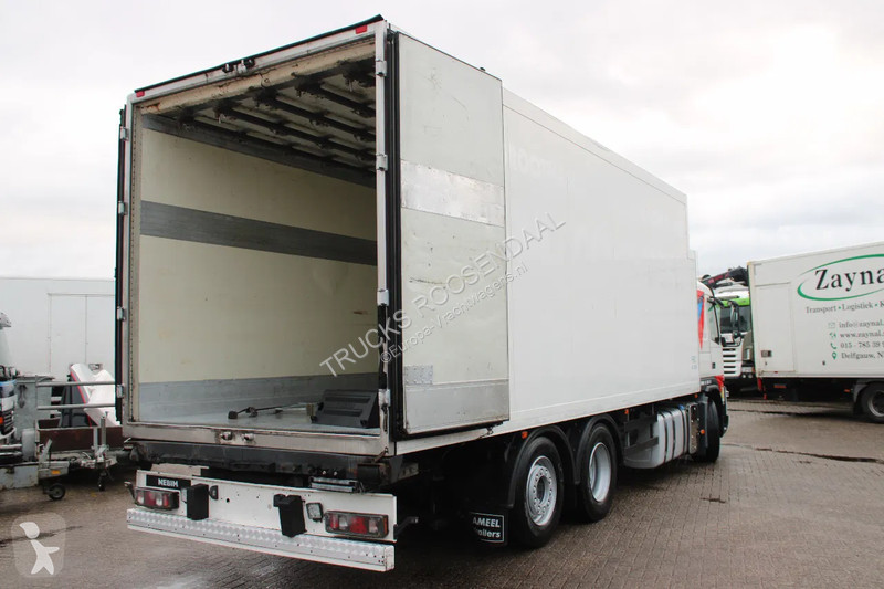 Lastbil Volvo FMX 370 + EURO 5 + CARRIER + meat...