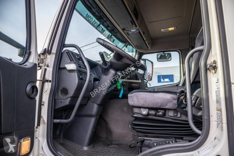Kamion Volvo FM330-6x2-10 pneus/tires-intarder