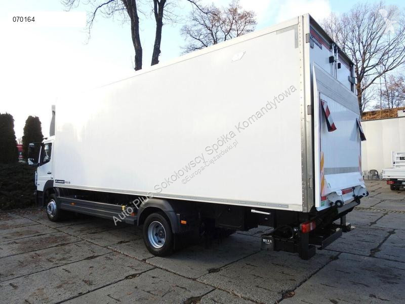 Camión Mercedes ATEGO 12.24 KONTENER CHŁODNIA...