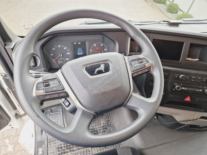 Camión MAN TGS 8x4 kipper