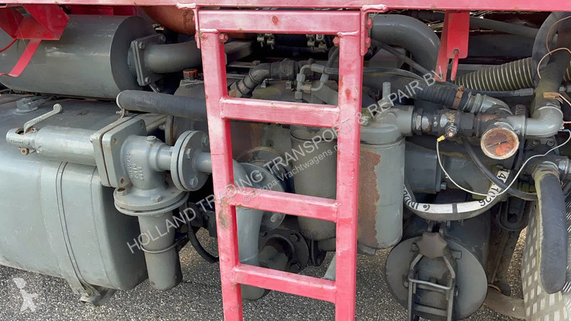 Kamion Volvo FL 7  Vacuum toilet tanker 8000 liter