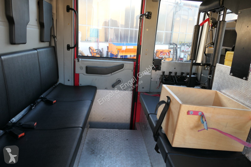 Camión Iveco FF 95 E LF 8 DoKa AHK 4X4 SFZ...