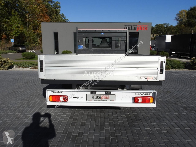 Véhicule utilitaire Renault MASTER SKRZYNIA...