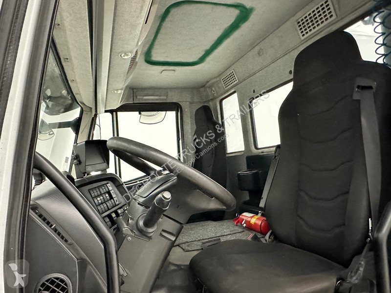 Vrachtwagen Iveco 460 - 6x2