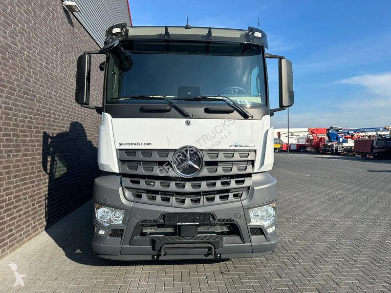 Kamion Mercedes 3251 8X2 + HMF 7020-K7 FJ...