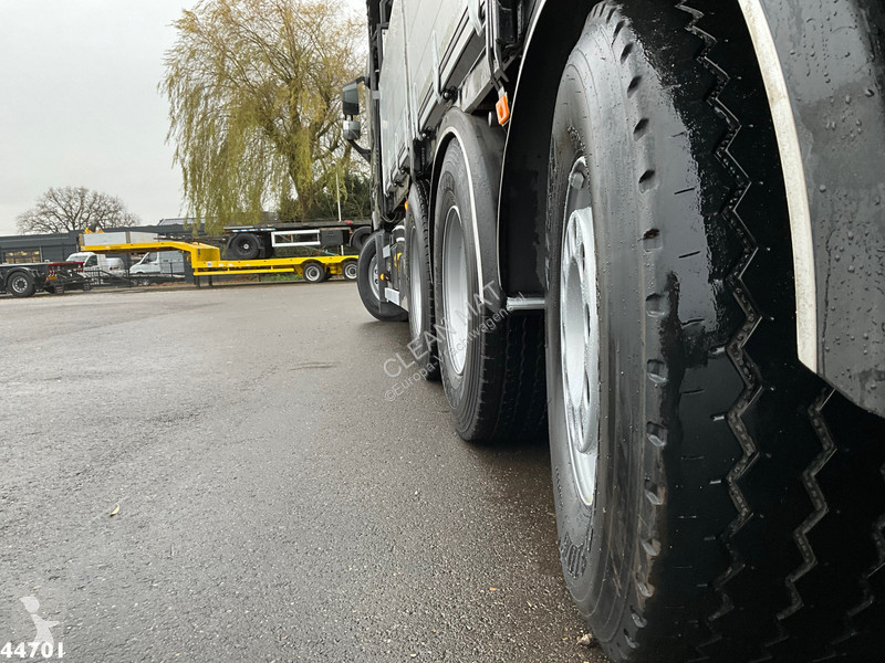 Kamion Volvo 8x4 Euro 6 Hiab 37 Tonmeter laadkraan