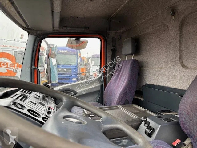 Camion Mercedes 823L DAY CAB (6-CILINDER) 4x2...