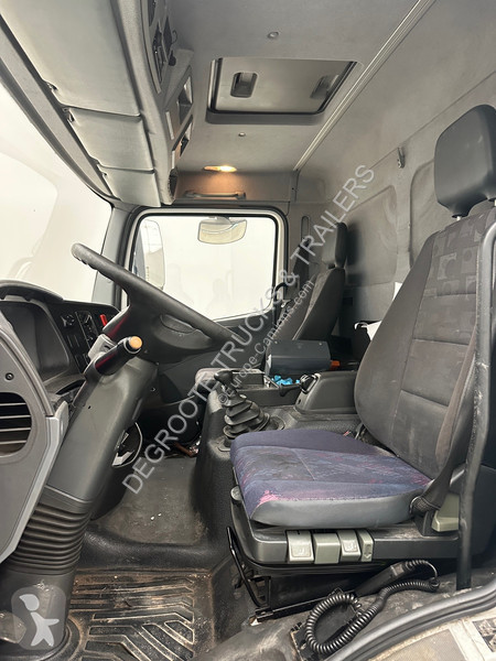 Vrachtwagen Mercedes 916