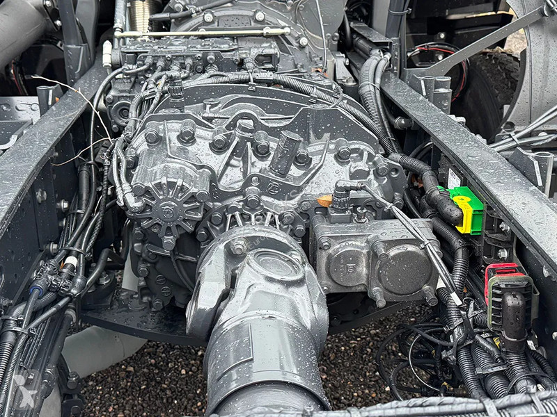 Kamion Iveco T-Way AD380T47WH-4500 Chassis...