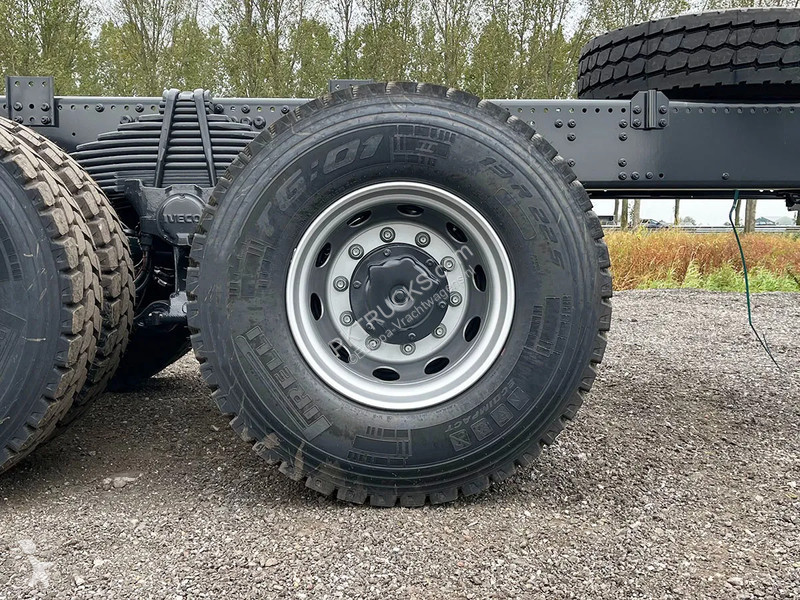 Kamion Iveco T-Way AD380T43WH-4200 AT Chassis...