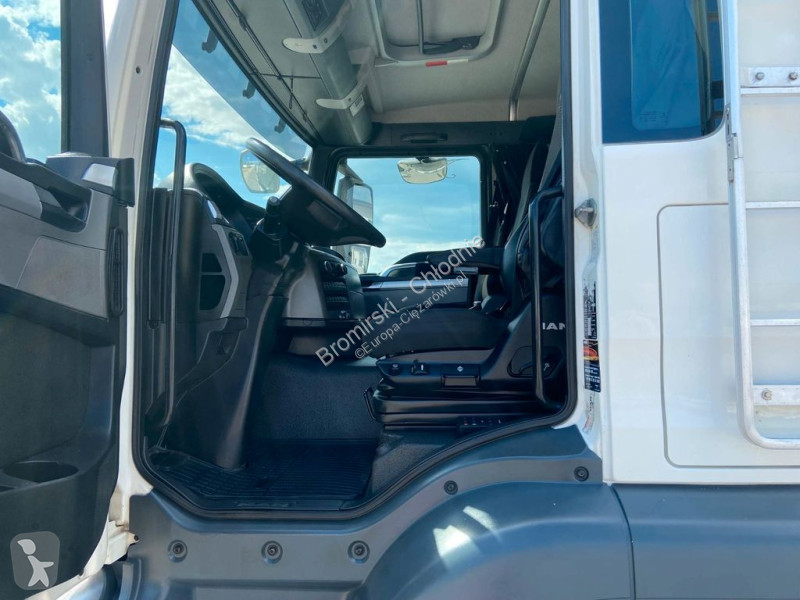 Camion MAN 26.400 FLEISCH-ROHRBAHNEN/MEAT CHEREAU