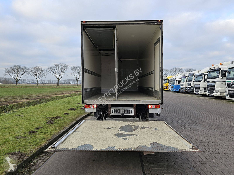 Camion Mercedes ATEGO 1224 L CARRIER LIT DOOR