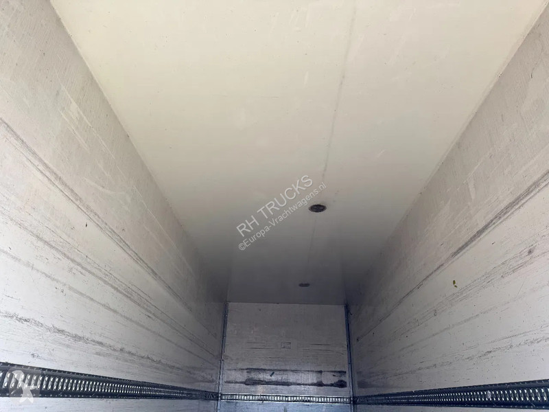 Camion Scania P230 4X2 - EURO 5 + DHOLNDIA LIFT