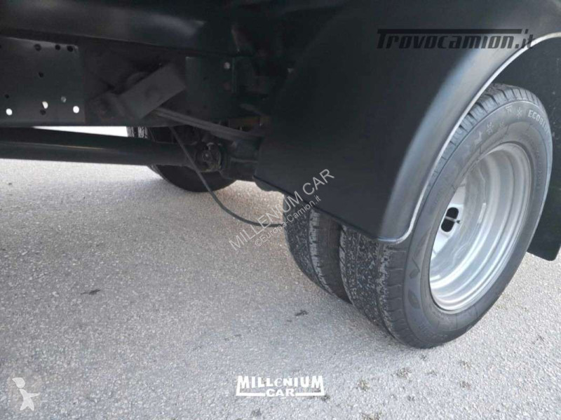 Veicolo commerciale Iveco 35-14 CASSONE 4,40...