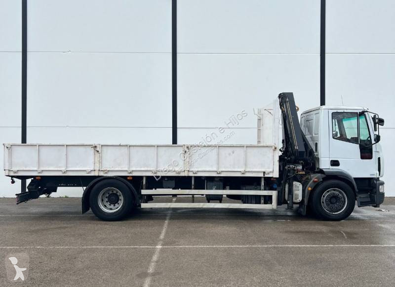 Kamion Iveco Con pluma