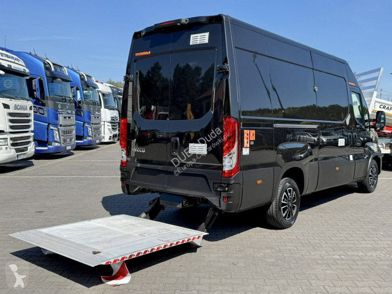 Furgoneta Iveco 35S18