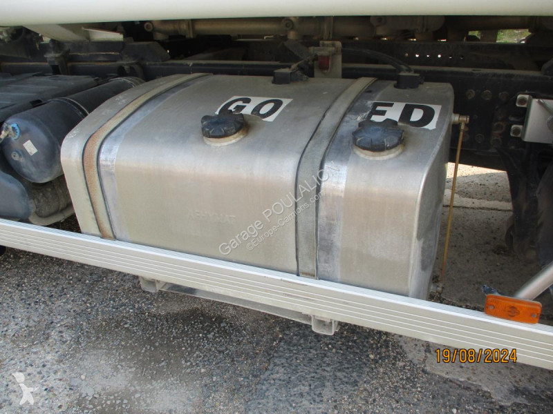 Camião Renault 4x2 MAGYAR 12500 L 210.19