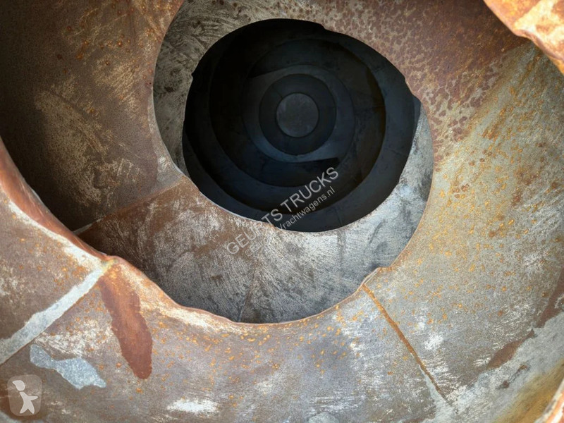 Camión Volvo 8X4 + STETTER 9 M3 MIXER/MISCHER +...