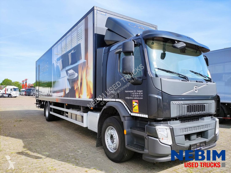 Camion Volvo 280 4X2 - 214.632Km - DH 2000Kg Lift