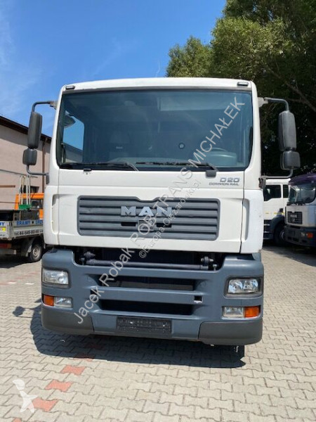 Camião MAN 26 340