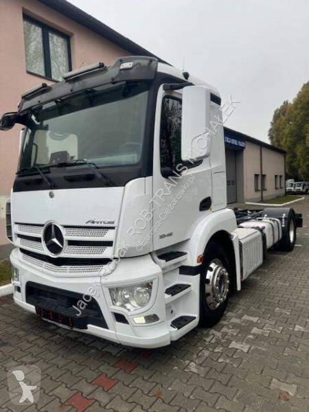 Camion Mercedes 18-46
