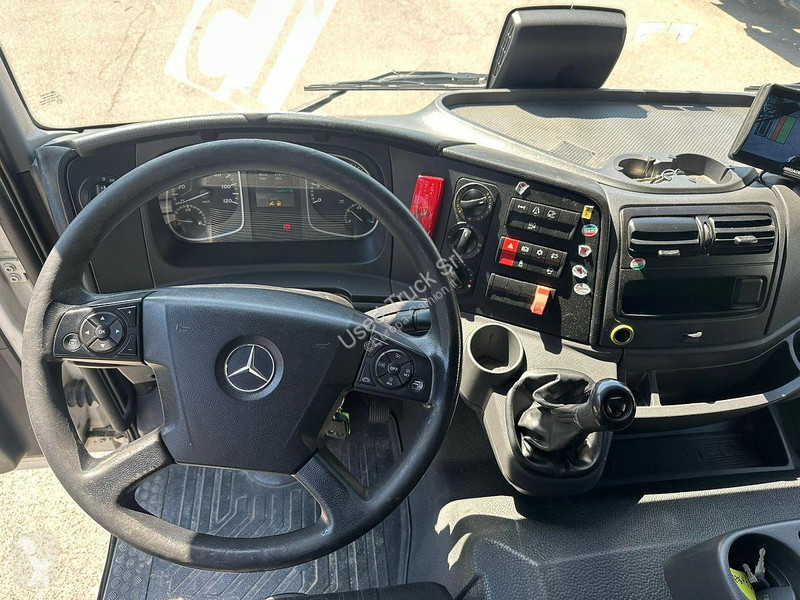 Kamion Mercedes 13.23