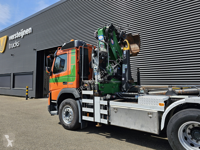 Kamion Volvo 460 / 8x4-4 / HMF CRANE + HOOKLIFT...