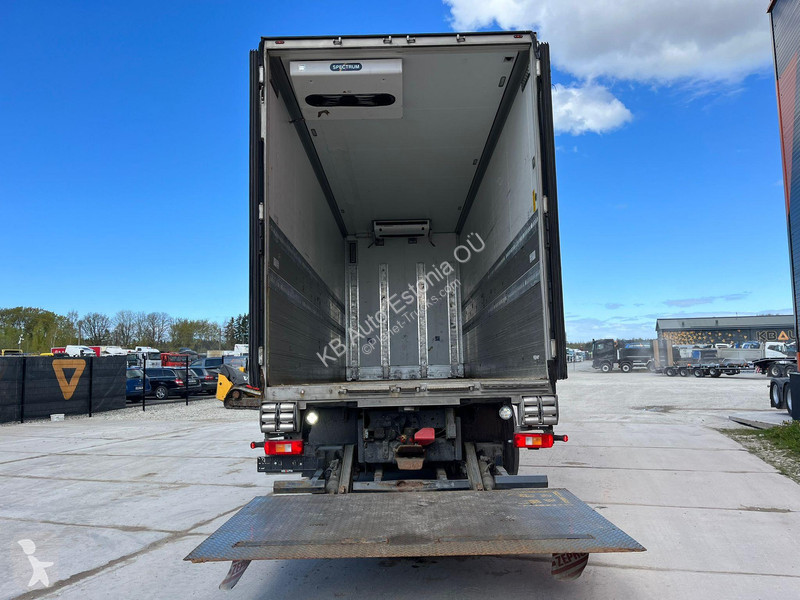 Kamion Volvo FH  6x2*4 T-1000R / Box L=7437 mm