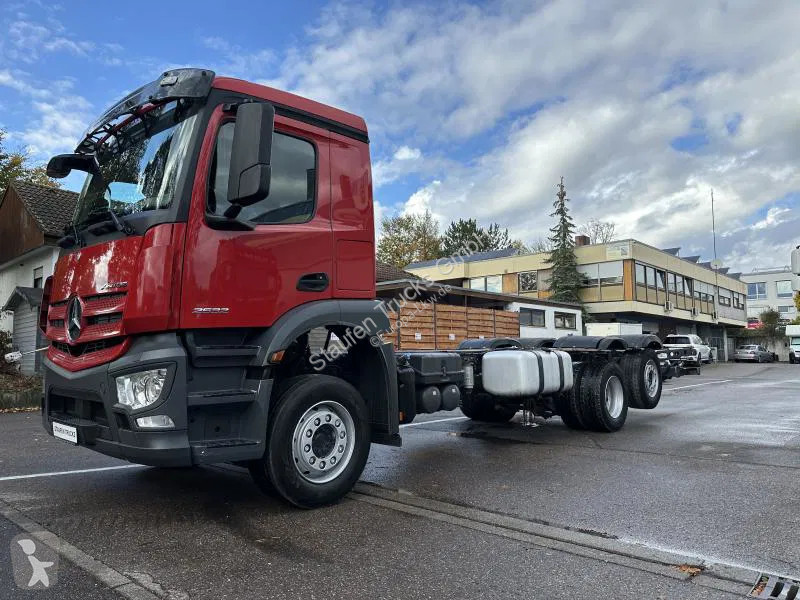 Camión Mercedes 2532 LL 6x2 NGES Fahrgestell...