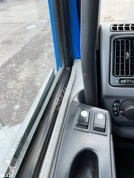 Camión DAF LF 180 HMF 7 Tonmeter laadkraan