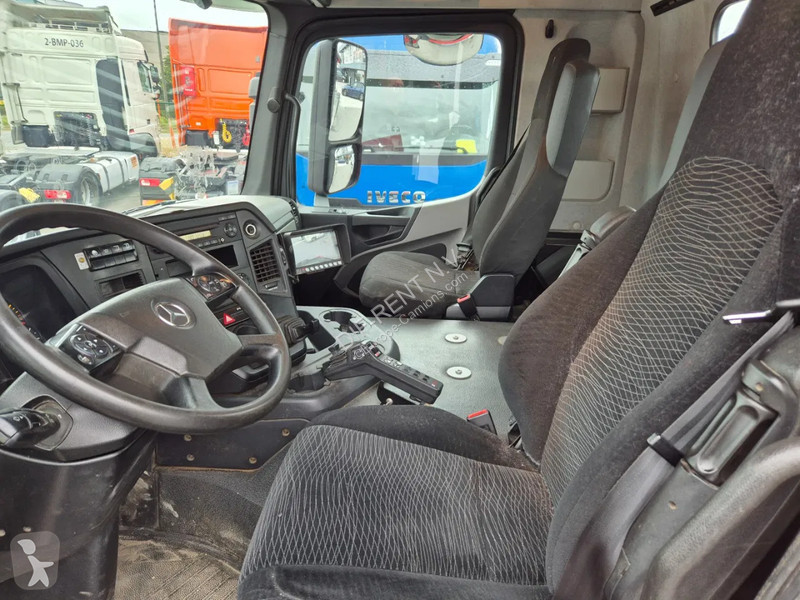 Vrachtwagen Mercedes ANTOS 2843